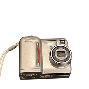 Nikon Coolpix 775 Metallic Silver Camera